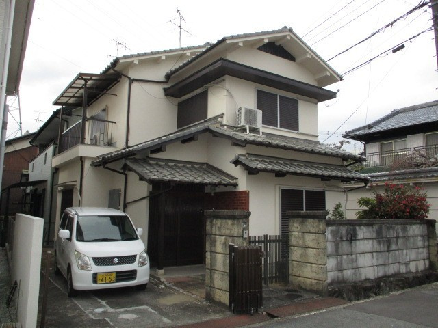 生駒郡斑鳩町神南３丁目の一戸建ての外観