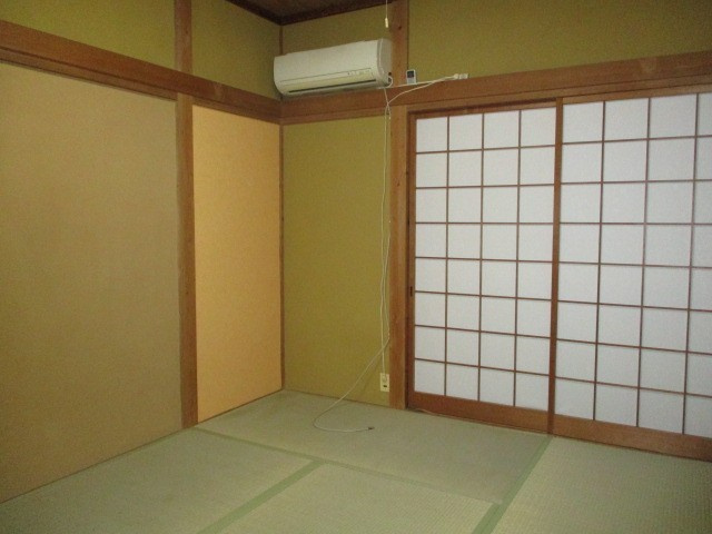 生駒郡斑鳩町神南３丁目の一戸建ての居間・リビング