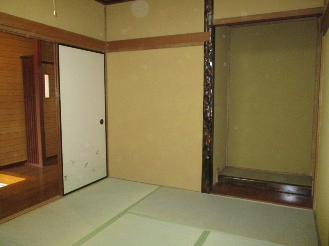 生駒郡斑鳩町神南３丁目の一戸建ての居間・リビング