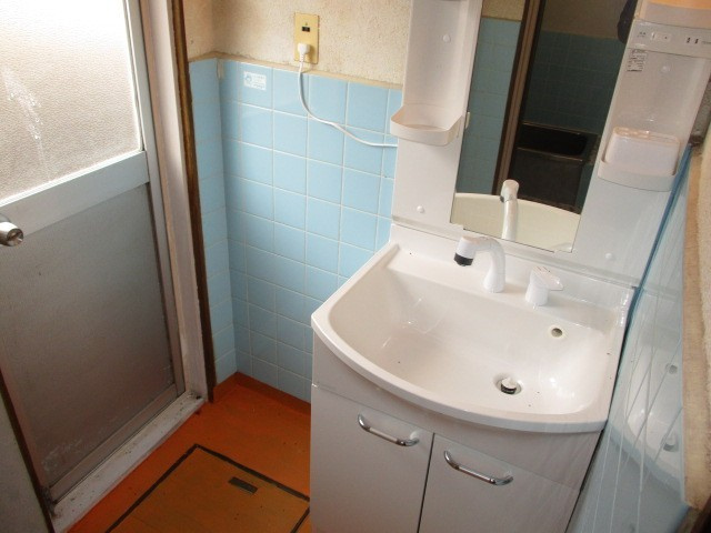 生駒郡斑鳩町神南３丁目の一戸建ての洗面所