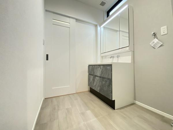 【独立洗面台】