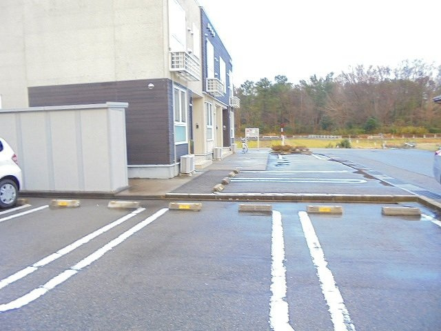 ラフレシ－ル　Ａの駐車場|カースペースがあります