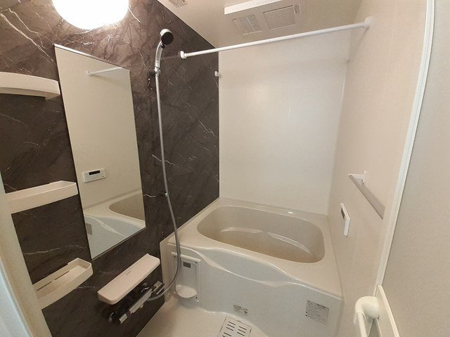 セゾン・ド・ヴェールの浴室|お風呂です