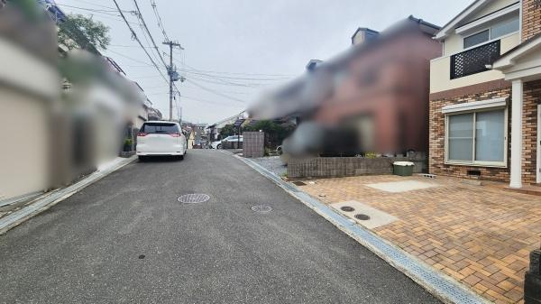 【前面道路含む現地写真】
