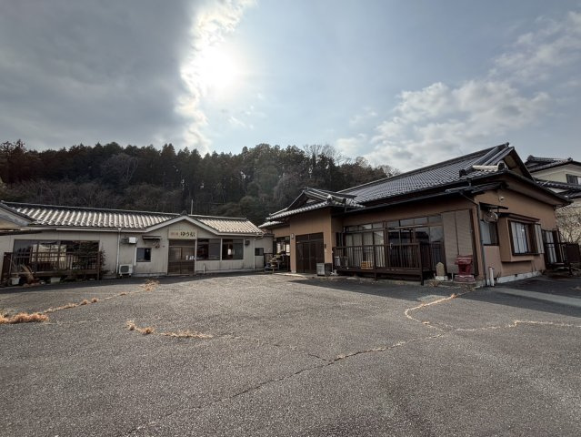 居住用7DK+店舗の外観