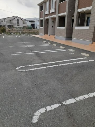 リバフィーＣの駐車場