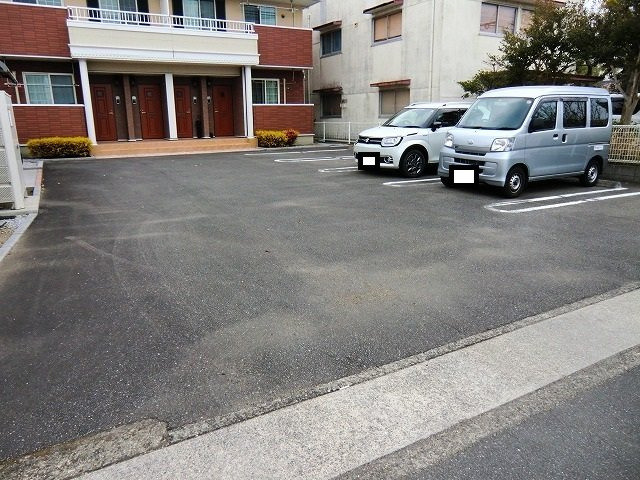 フェリーチェの駐車場