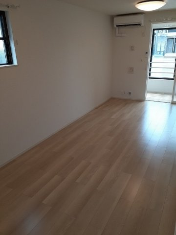 パールリバー　アイランド２号館の居間・リビング