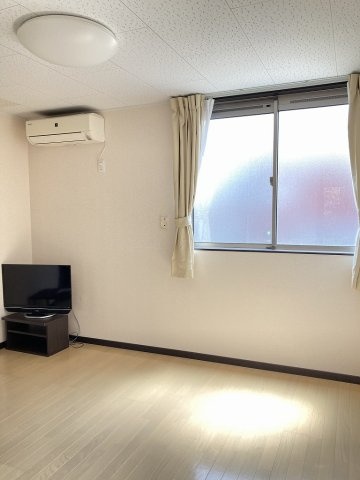 レオネクストブラン　ブルーの居間・リビング|1階の写真です。