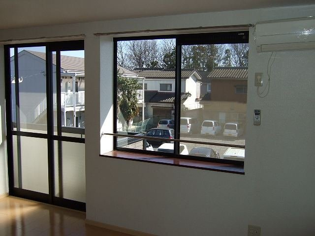 エルディムユートピアＣの居間・リビング