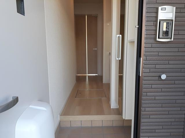 シャンテ・フルールの玄関