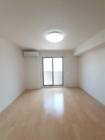 オークスレジデンスⅢの居間・リビング