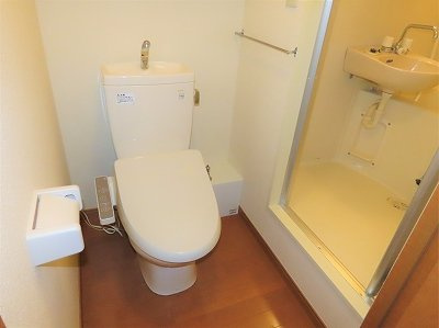 レオパレス御所のその他|トイレ内にお風呂の入口扉があります