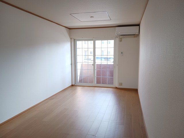 サンパティ砺波Ｂの居間・リビング