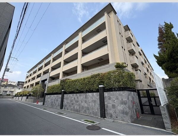 プラウド枚方の外観