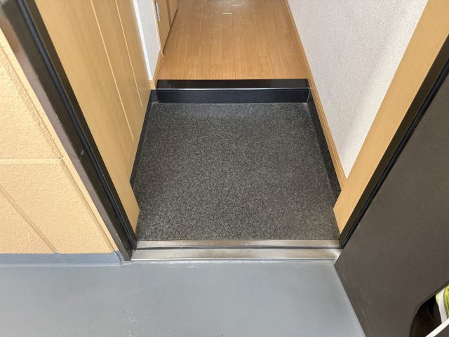 ストークコーポ大津茂の玄関
