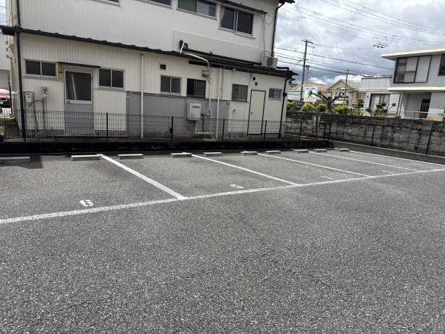 ストークコーポ大津茂の駐車場
