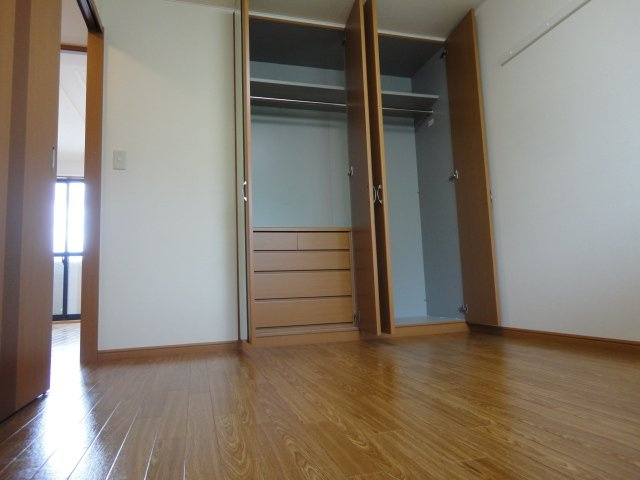 フェイバリットの収納|洋室(収納家具付き)