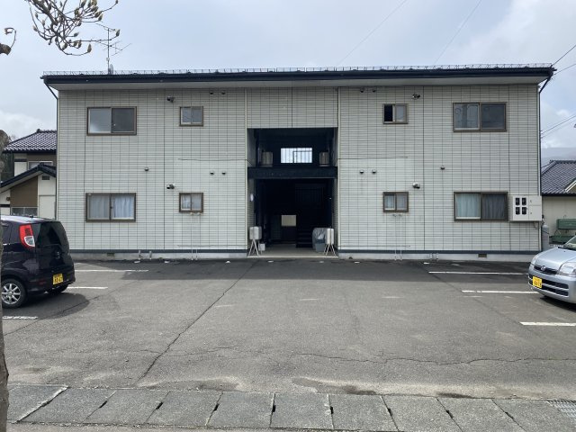 遠野市東穀町のアパートの外観