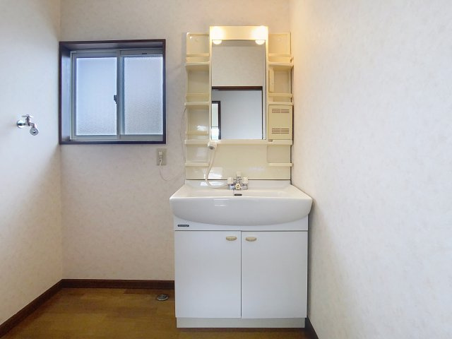 グレープハウスTAJIMAの独立洗面台