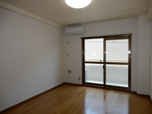 エテルノ・スクウェア弐番館の居間・リビング