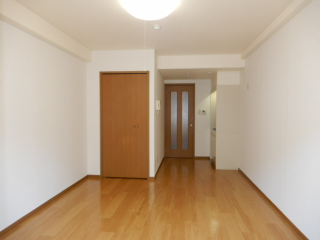 エテルノ・スクウェア弐番館の居間・リビング