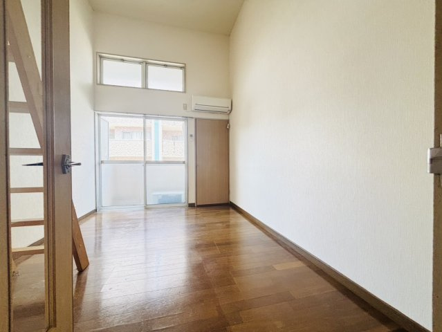 メゾンドロイヤルの居間・リビング|別号数タイプ