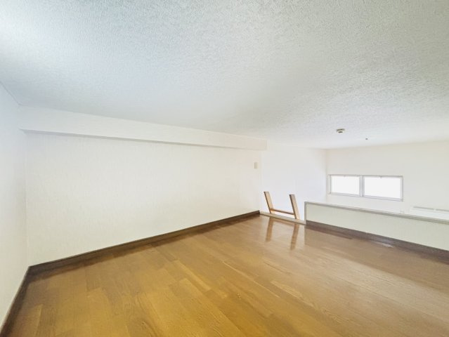 メゾンドロイヤルの居間・リビング|別号数タイプ