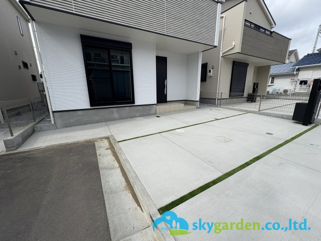 藤沢市辻堂太平台　新築戸建　全5棟4号棟の駐車場|カースペースがあります