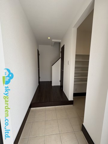 藤沢市辻堂太平台　新築戸建　全5棟4号棟の玄関|毎日通る玄関はこちらです