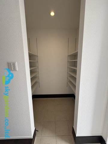 藤沢市辻堂太平台　新築戸建　全5棟4号棟の収納|シューズインクローク