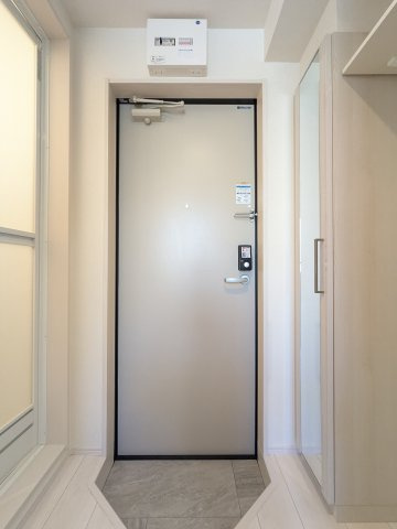 エイチワイコネクト東大泉の玄関