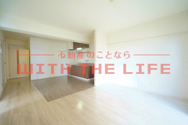 シルクコーポ諏訪野【キャキャッシュバック対象物件】の居間・リビング|ゆったり過ごせるリビングです