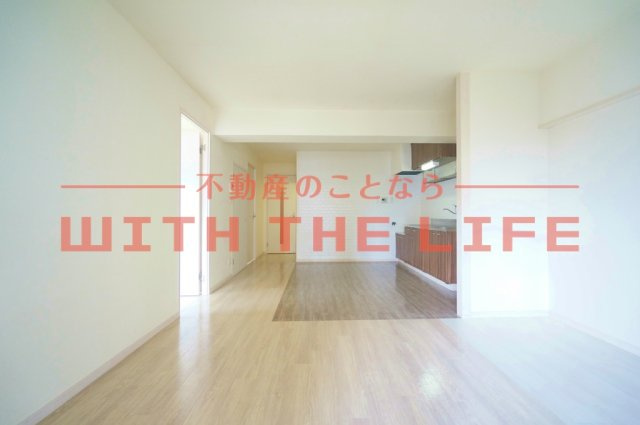 シルクコーポ諏訪野【キャキャッシュバック対象物件】の内装|明るい室内です