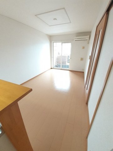 ミドルリアサニーの居間・リビング