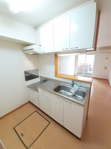 ミドルリアサニーのキッチン