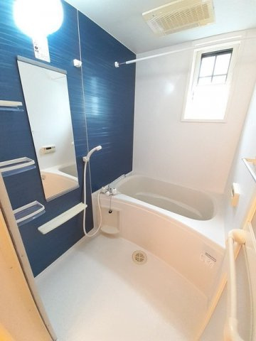 ミドルリアサニーの浴室