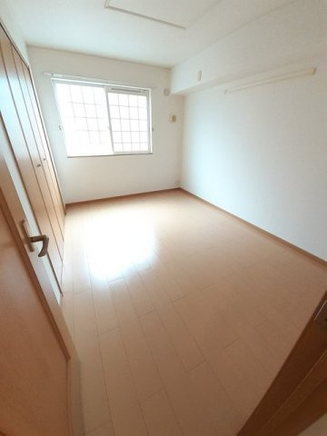 ミドルリアサニーの内装