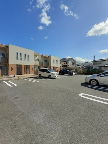 メゾンドまさかどＢの駐車場