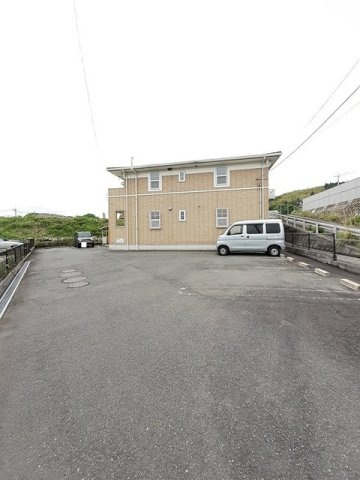 ヴィラ　カリーノの駐車場