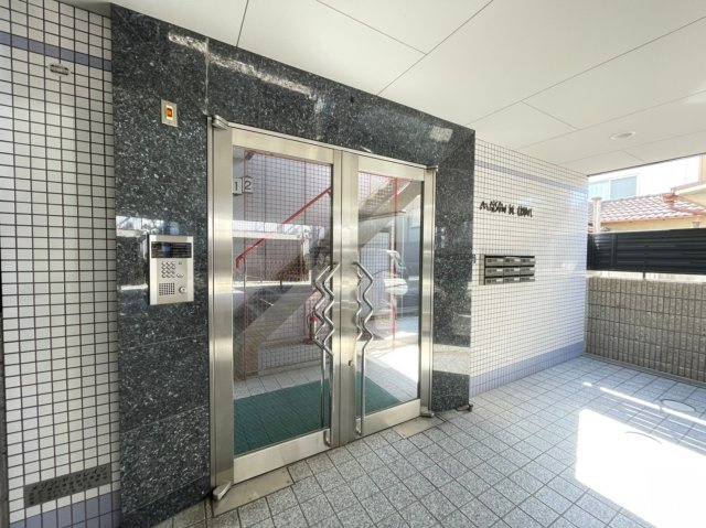 メゾンドクレインのエントランス