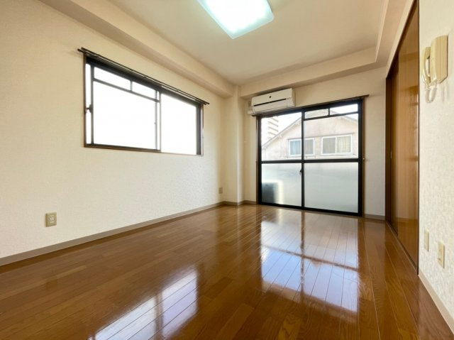 メゾンドクレインの居間・リビング