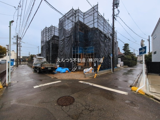 ファーストタウン日比津町の前面道路含む現地写真