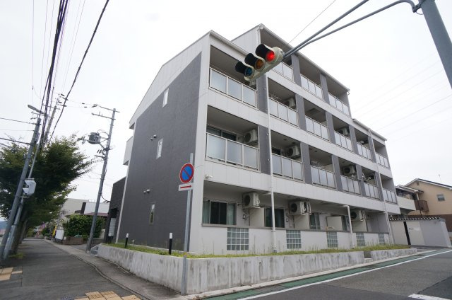 【外観】 | アシンメトリー三田 | 外観は落ち着いています