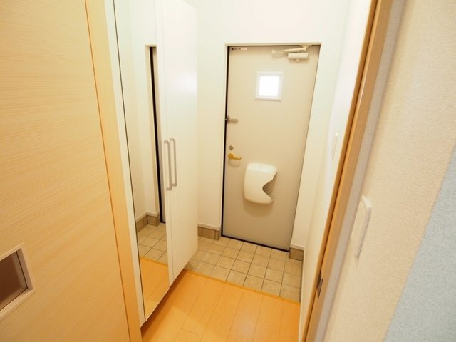 ジェイ・ヴィルタス２の玄関