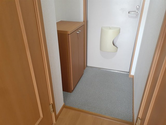 グラデュエートレジデンスの玄関