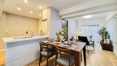 【居間・リビング】 | 豊玉マンション | ゆったりとした居間です