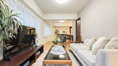 【居間・リビング】 | 豊玉マンション | こちらの居間で趣味の時間をお楽しみください