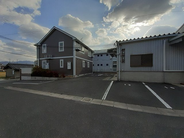 ソレイユの駐車場