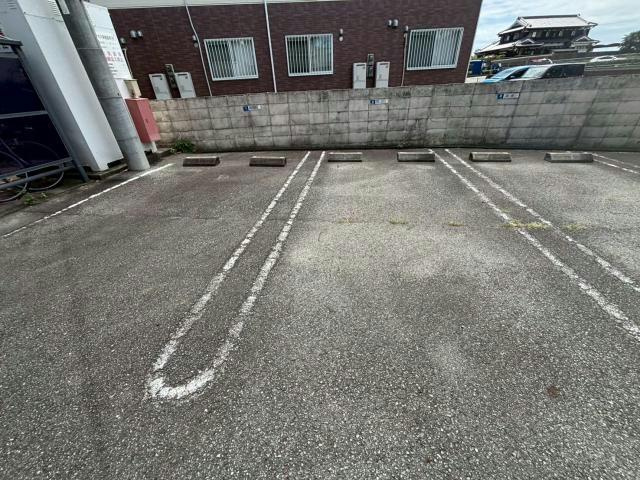 アンダンテの駐車場